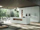 Cucina Design con isola Ménta in laminato PET opaco Bianco Nordico di Miton